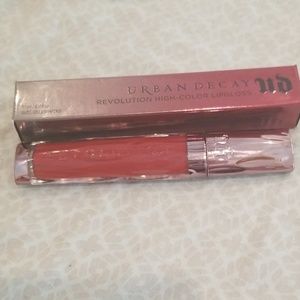 UD revolution high color lipgloss
